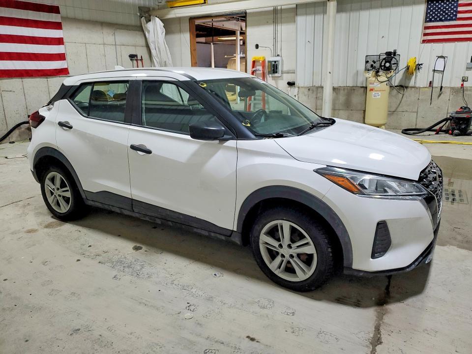2021 Nissan Kicks s