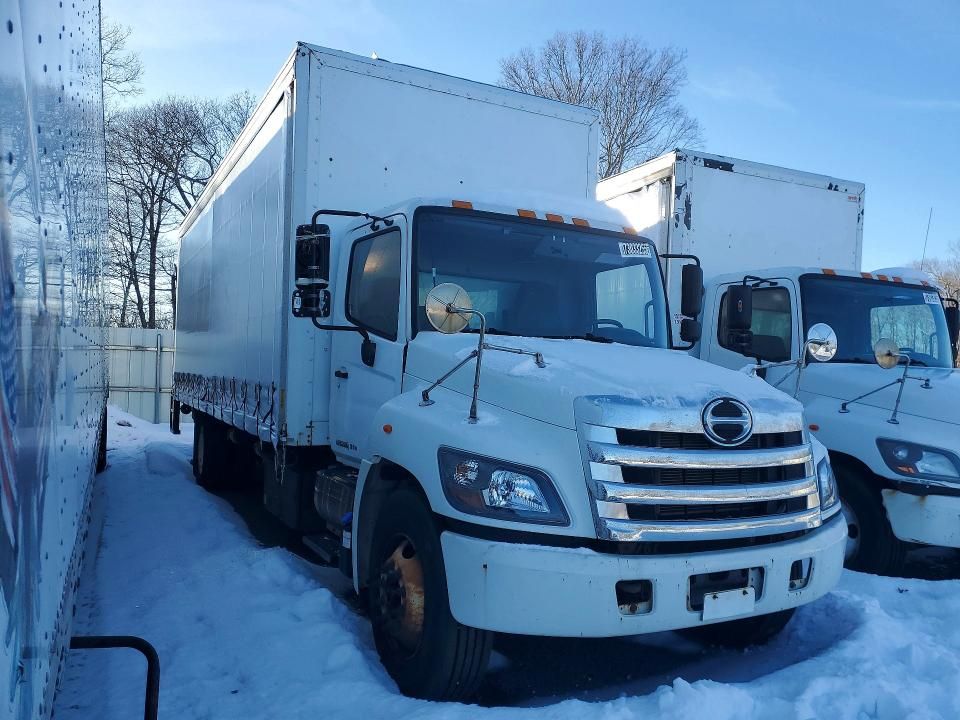 2017 Hino 268 BOX Truck