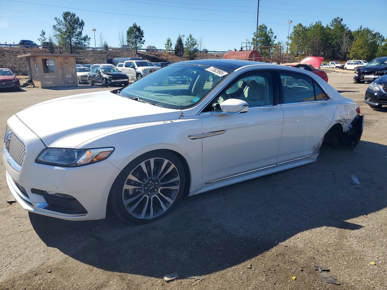 2017 Lincoln Continental Select