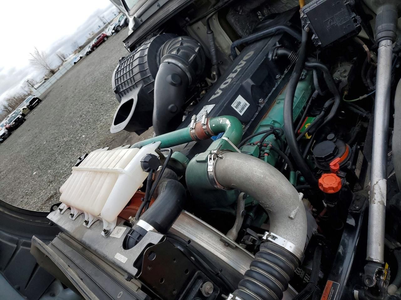 2015 Volvo VNL Semi Truck