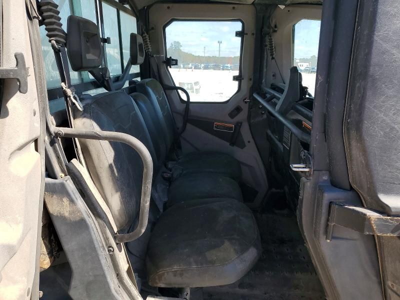 2018 Can-Am Defender Max XT Cab