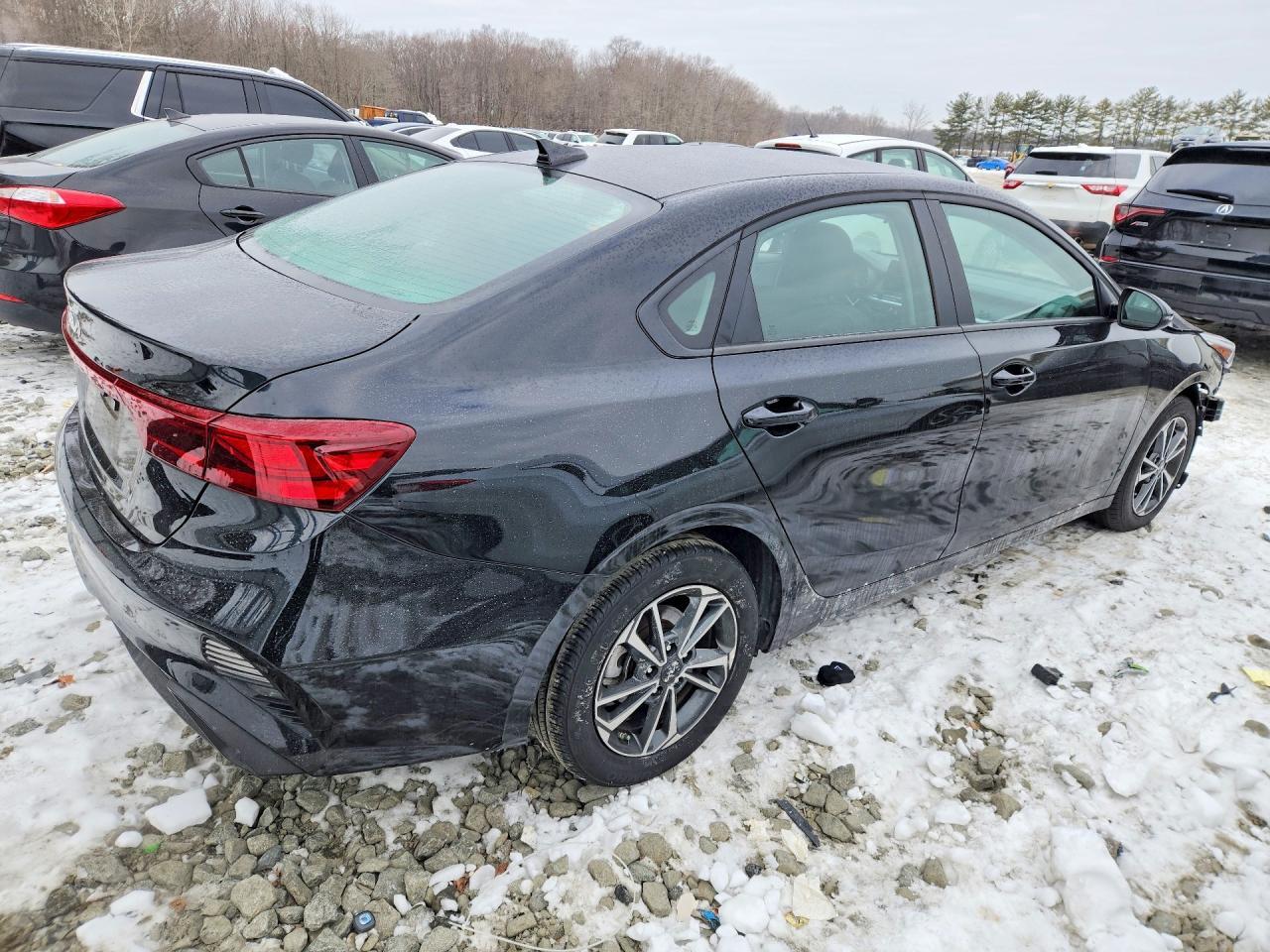 2024 KIA Forte lx