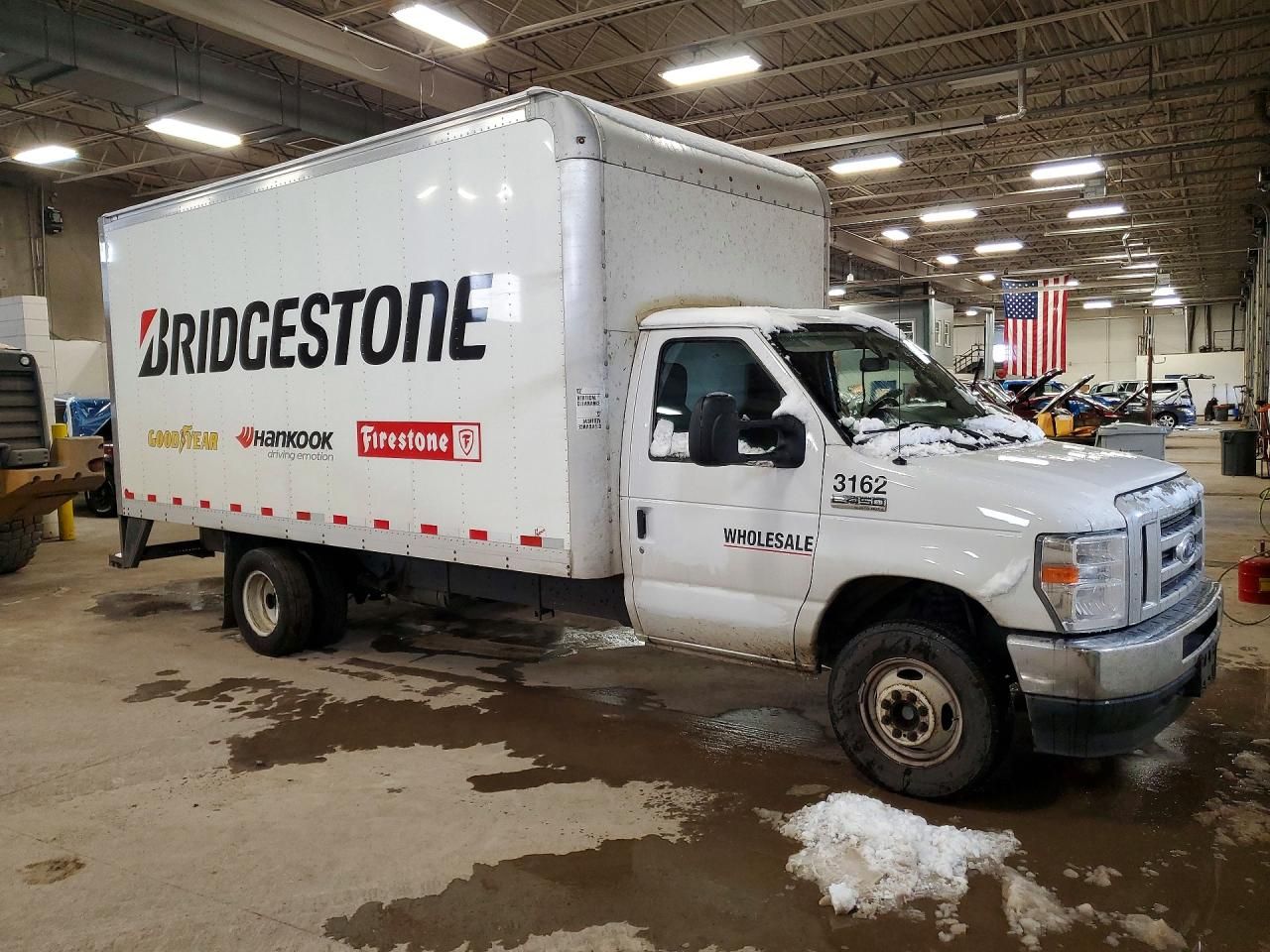 2022 Ford Econoline E450 Super Duty Cutaway Van