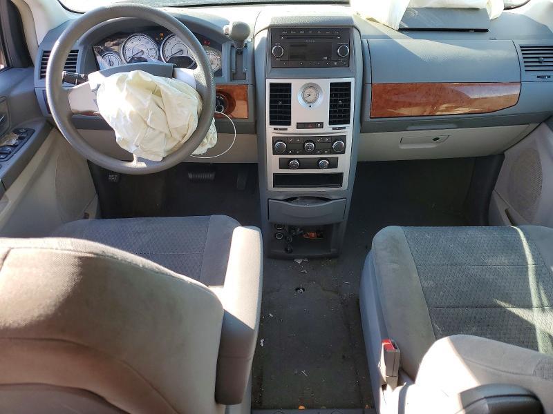 2009 Chrysler Town & Country lx