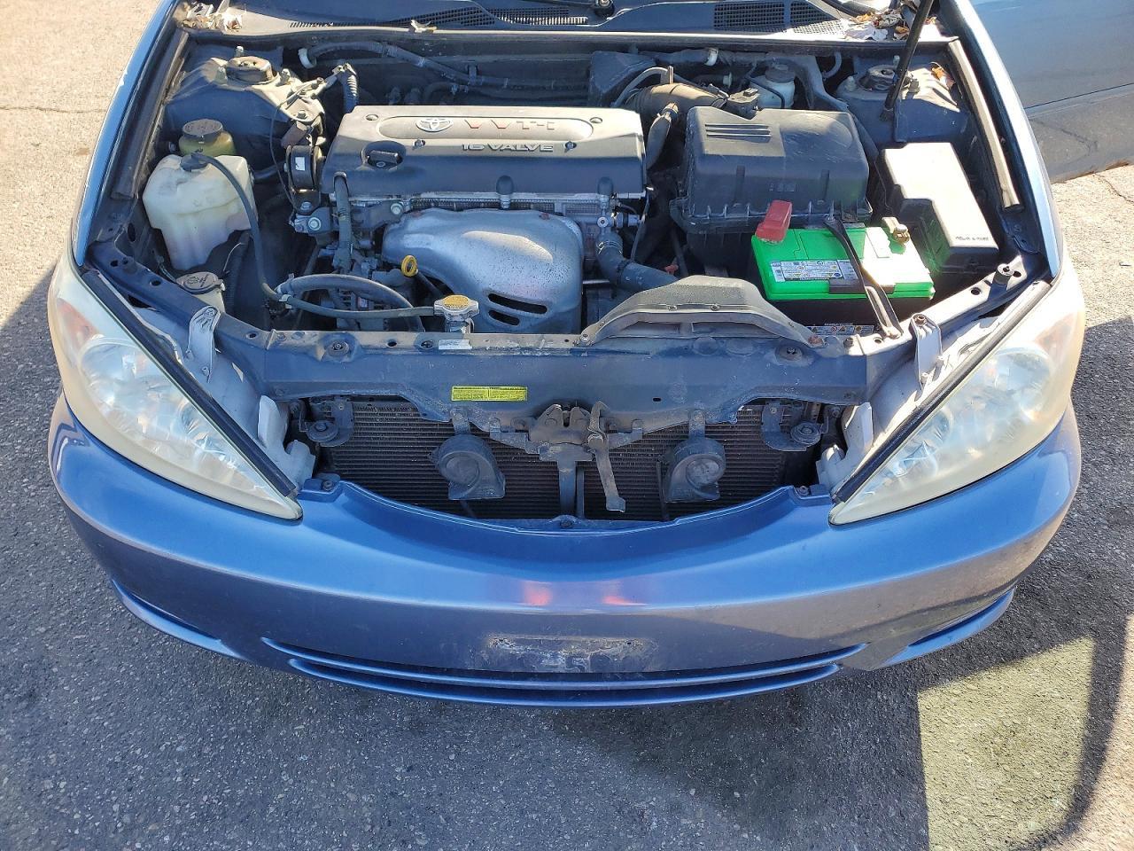 2004 Toyota Camry le