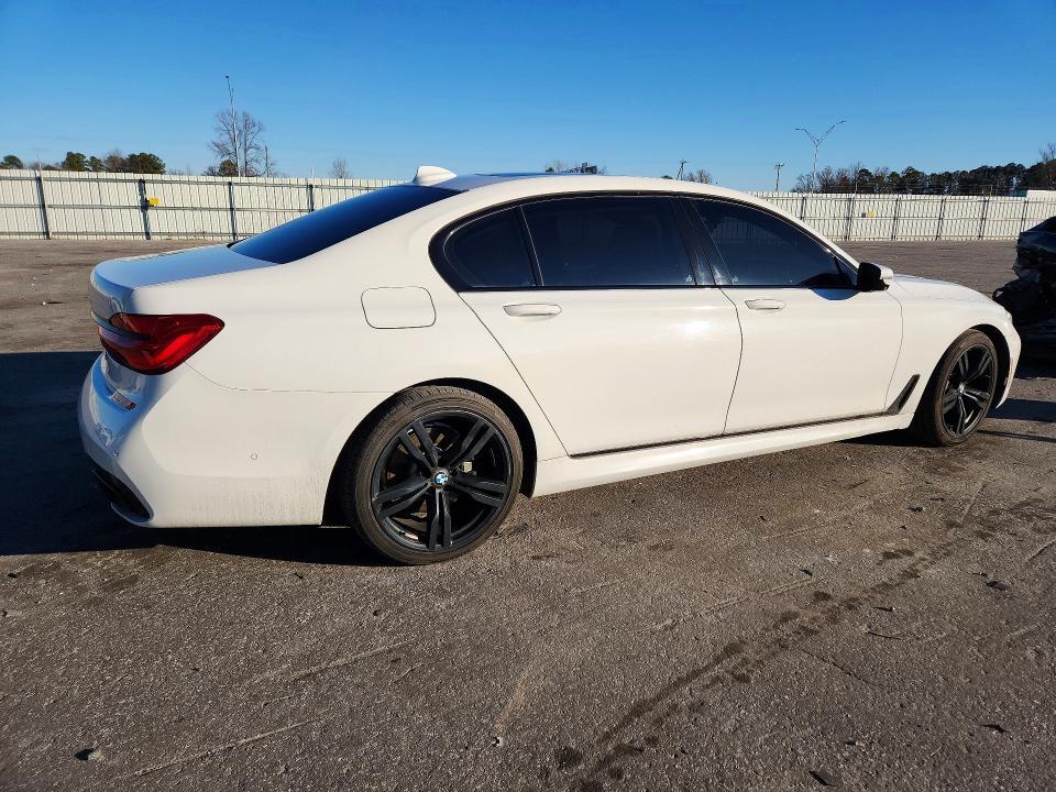 2016 BMW 740 i