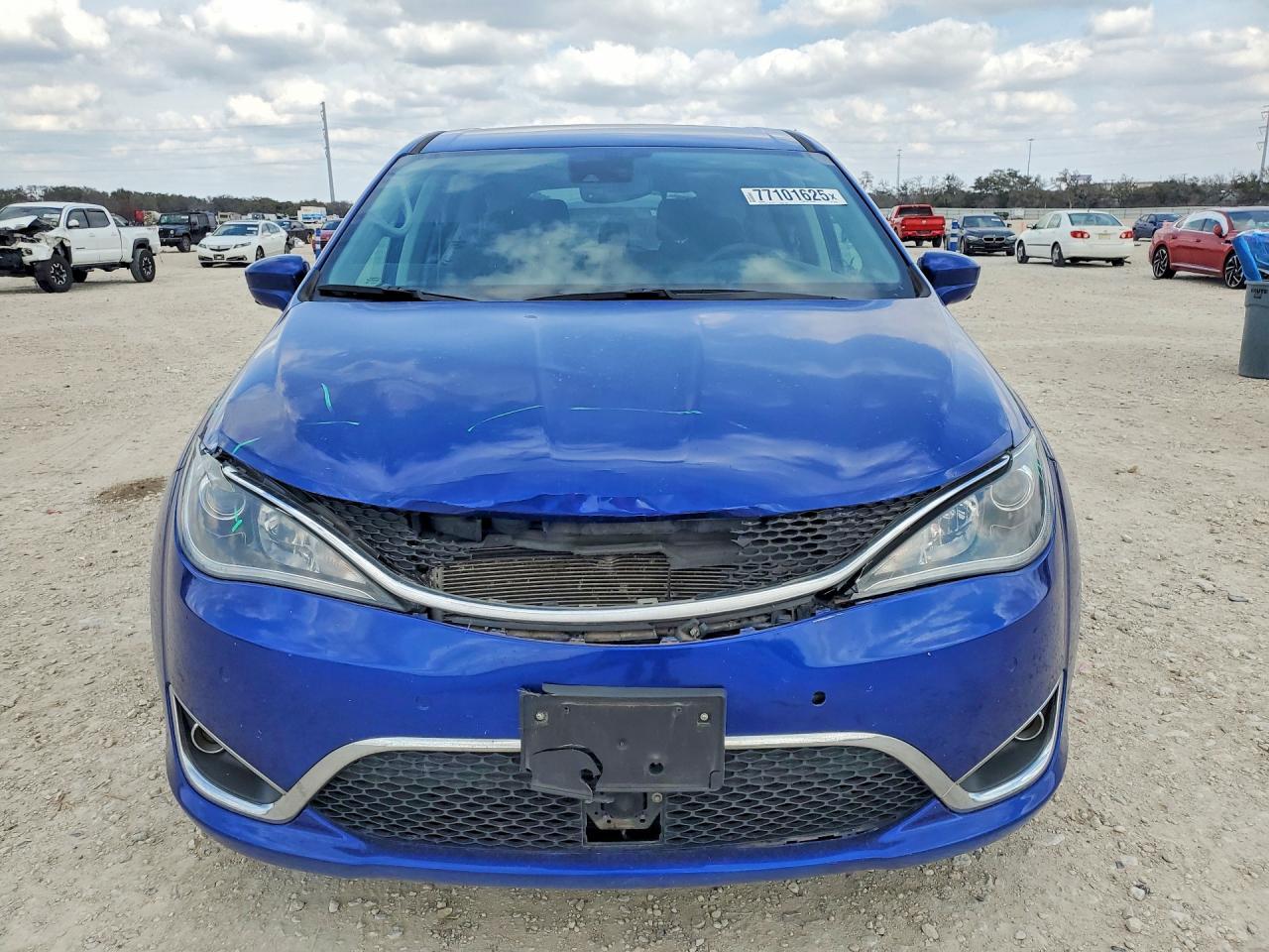 2020 Chrysler Pacifica Touring
