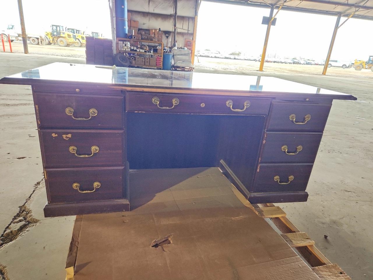 2019 Desk Desk