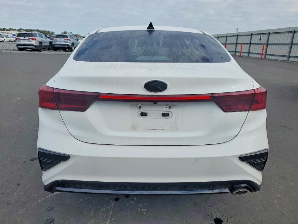 2021 KIA Forte fe