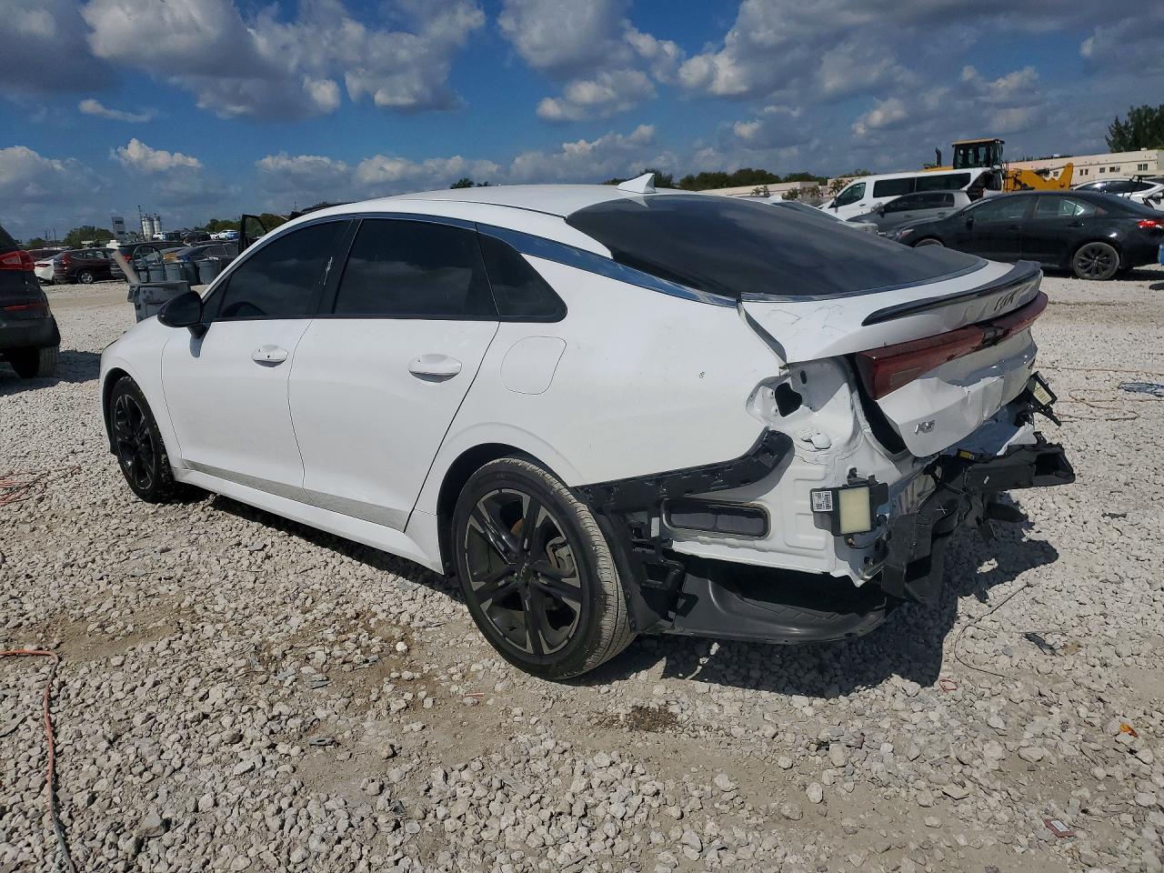 2022 KIA K5 gt Line