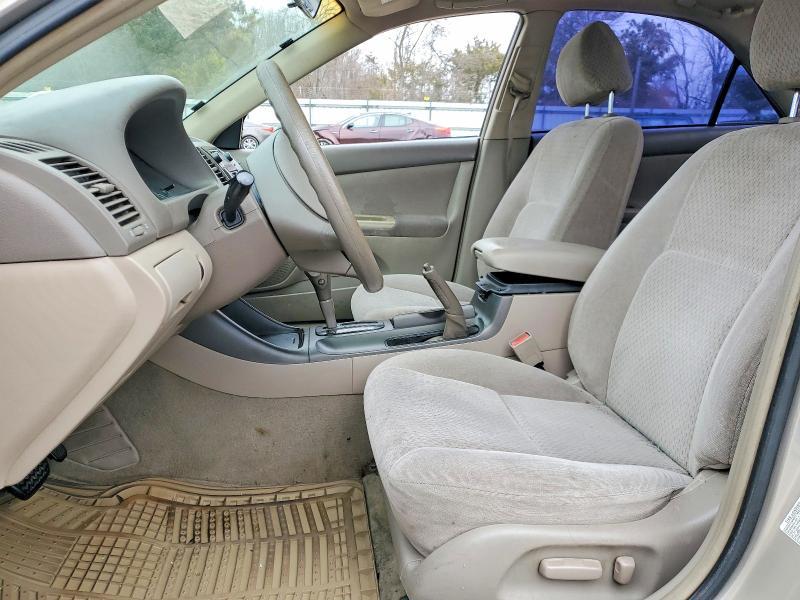 2003 Toyota Camry le