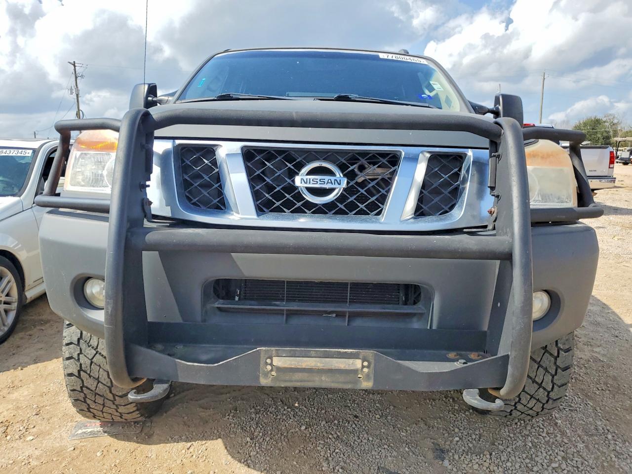 2013 Nissan Titan SV