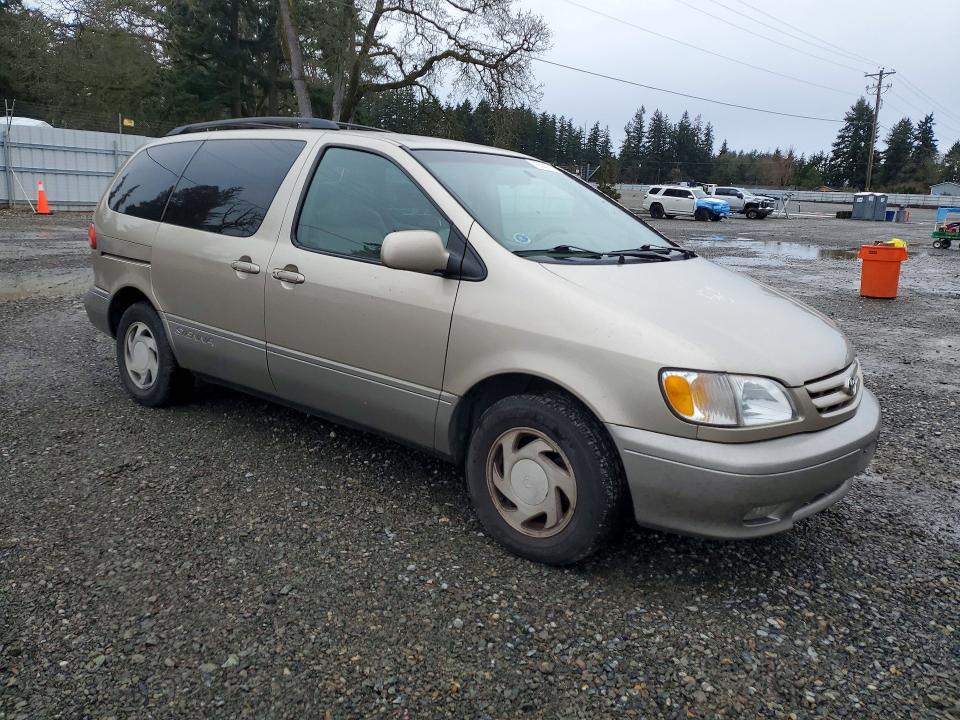 2002 Toyota Sienna xle