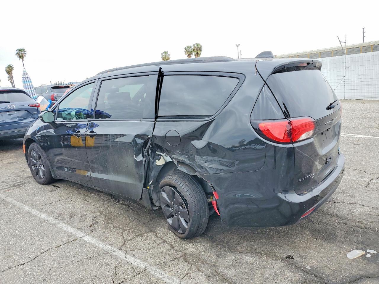 2020 Chrysler Pacifica Hybrid Limited