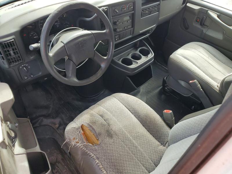 2005 Chev Express Cargo 3500 1