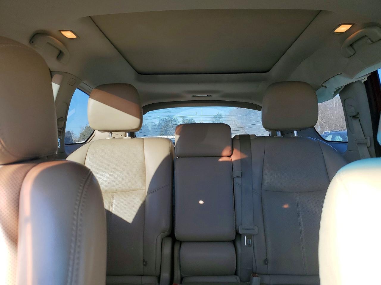 2016 Nissan Pathfinder s