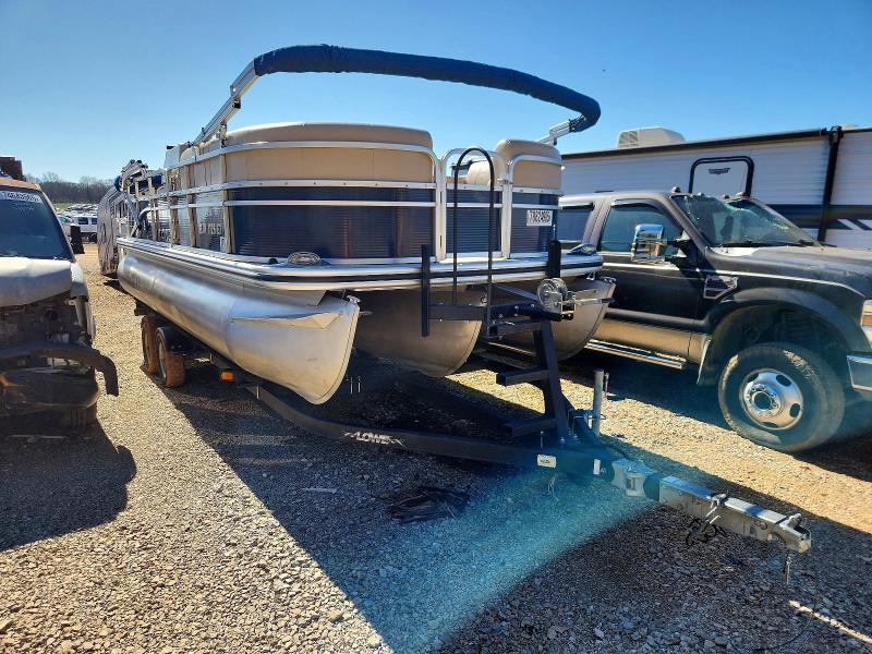 2015 Lowe Boat