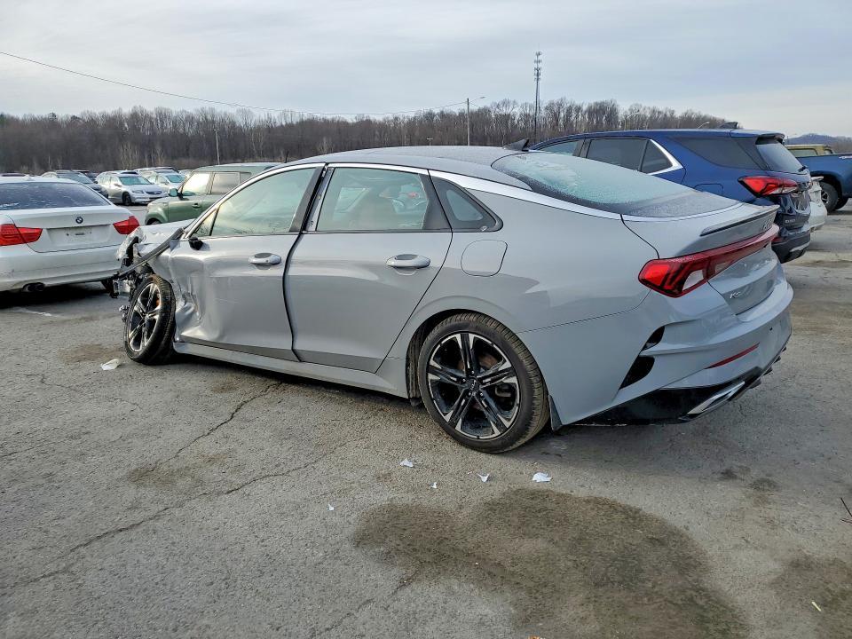 2022 KIA K5