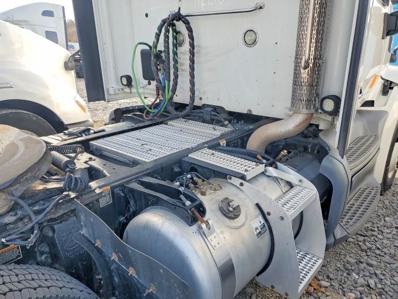 2019 Peterbilt 579-semi Truck