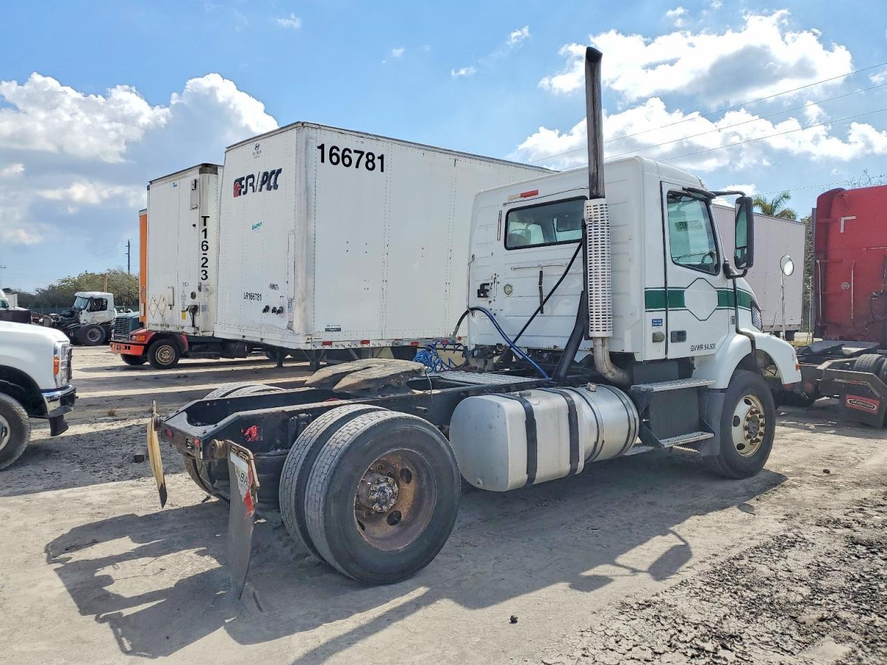 2012 Volvo VNM Semi Truck