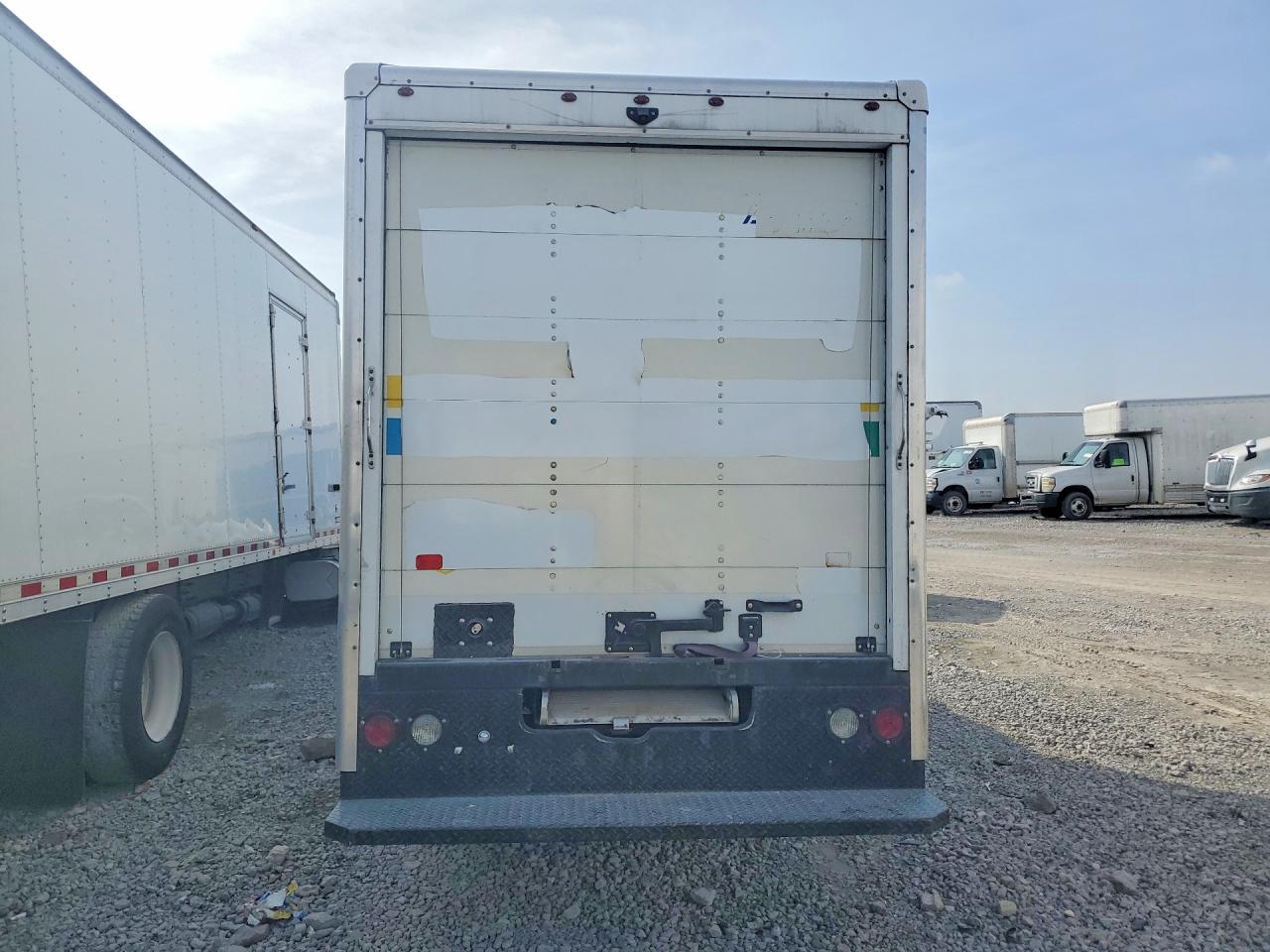 2021 Chev Rolet Express BOX Truck