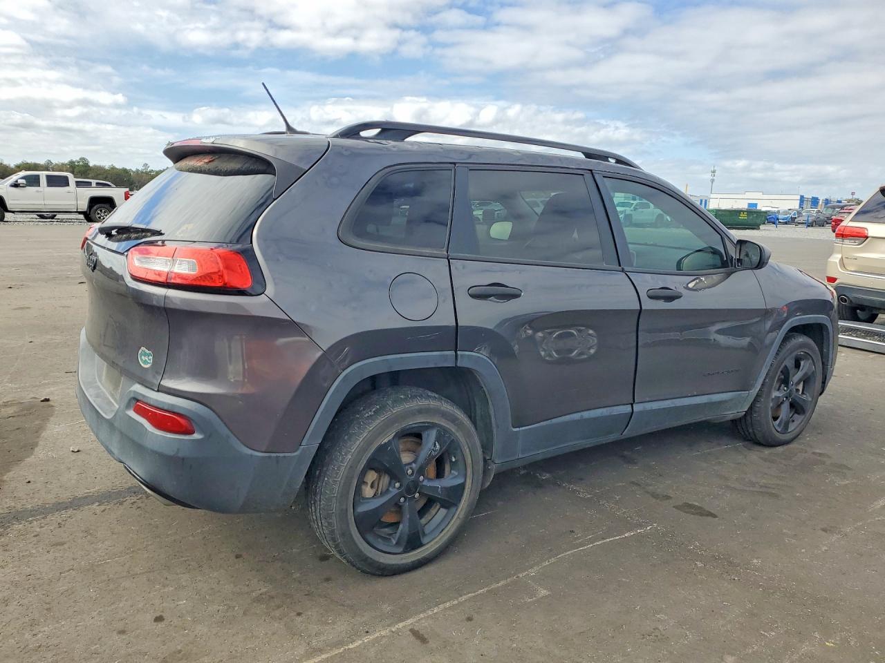 2017 Jeep Cherokee Sport