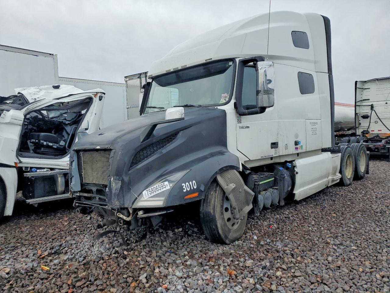 2020 Volv O VNL Semi Truck