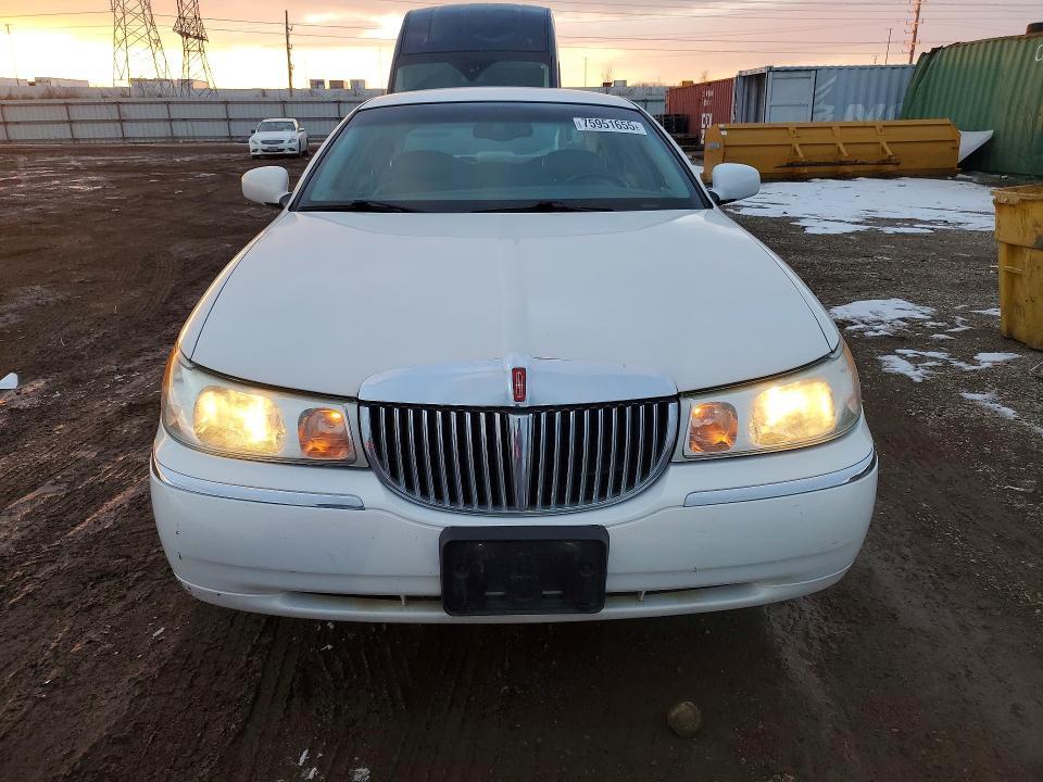 2001 Lincoln Town car Signature