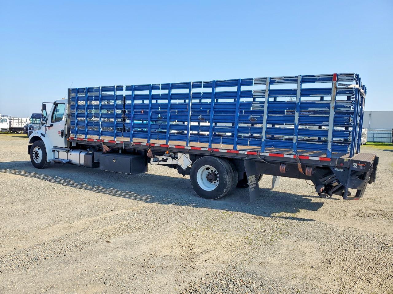 2016 Freightliner Business Class M2 Flatbed Truck