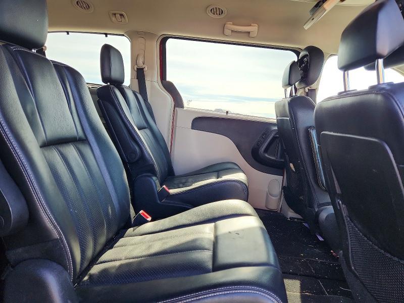 2013 Chrysler Town & Country Touring l