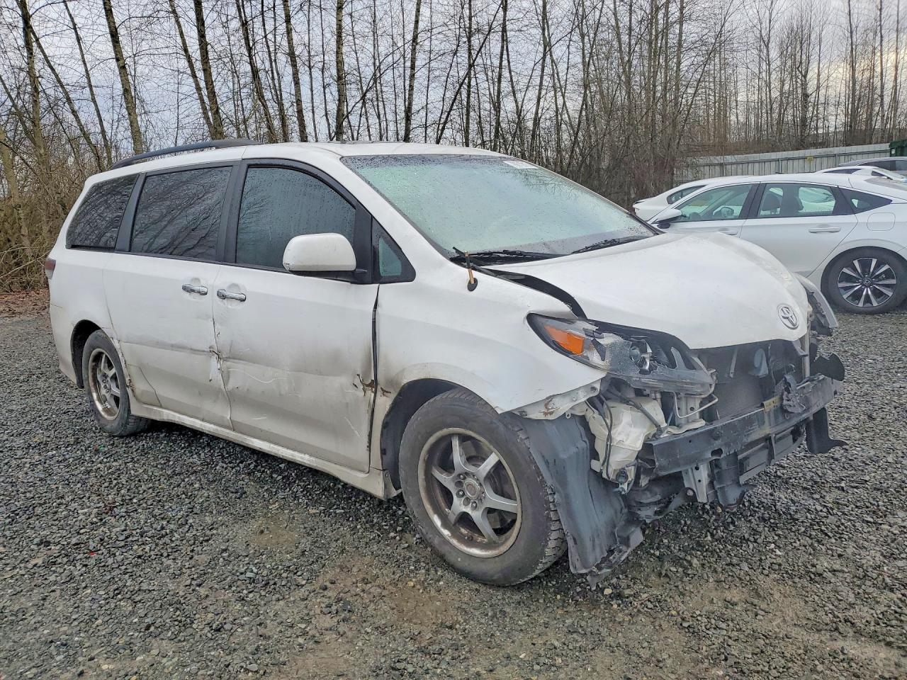 2014 Toyota Sienna se 8-passenger