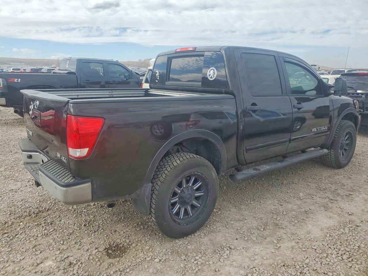 2015 Nissan Titan SV