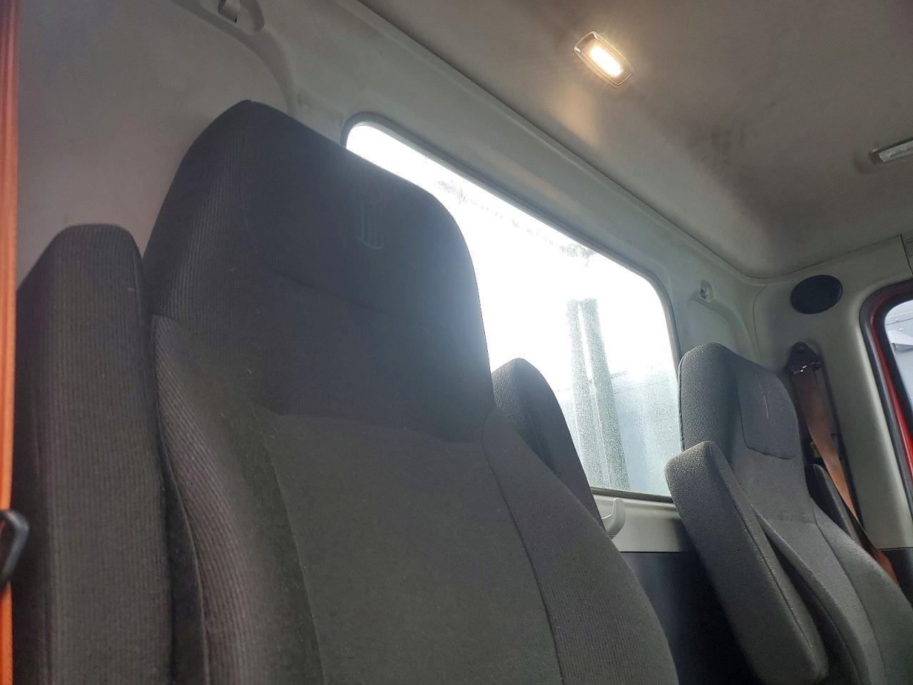 2022 Kenworth T680 Semi Truck