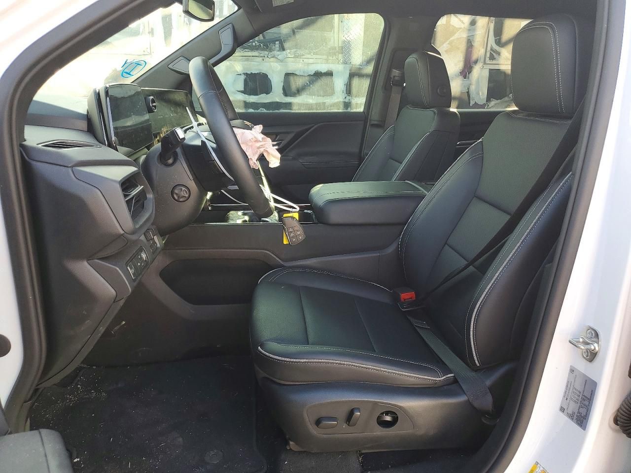 2025 Chevrolet Silverado lt