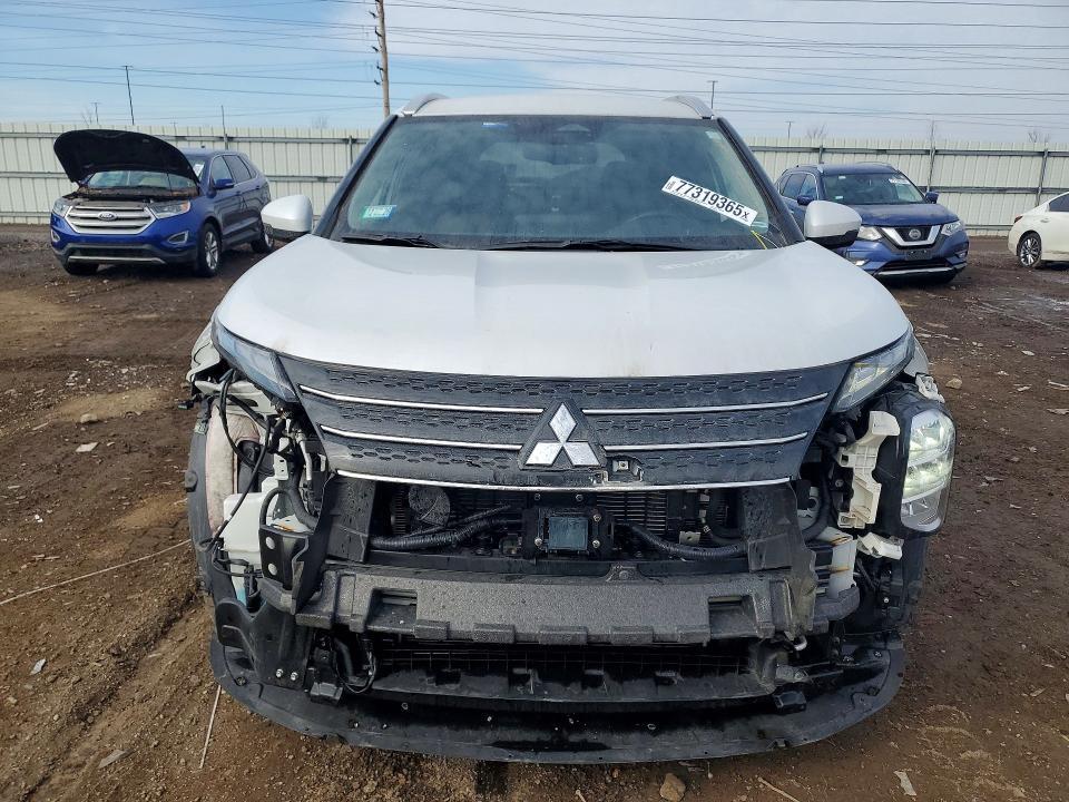 2023 Mitsubishi Outlander sel