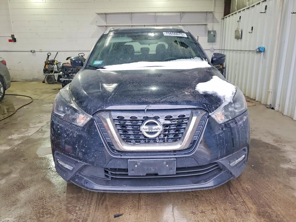 2019 Nissan Kicks s