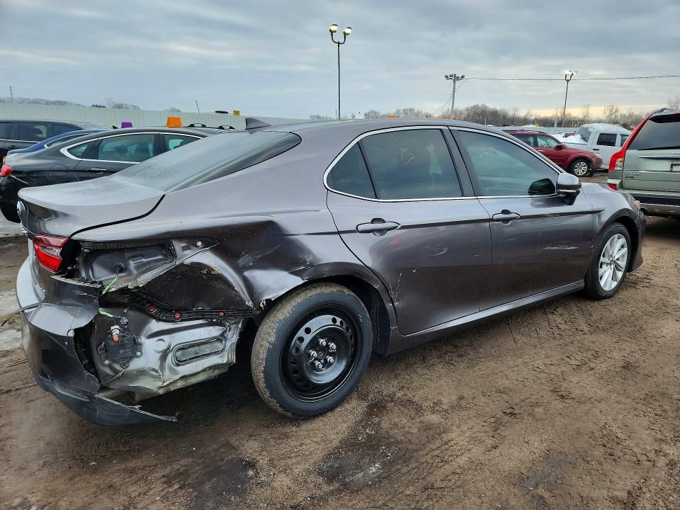 2022 Toyota Camry le