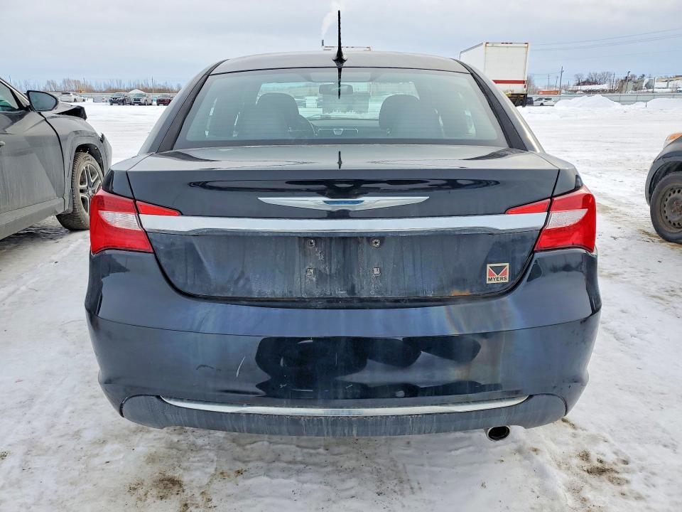 2013 Chrysler 200 lx