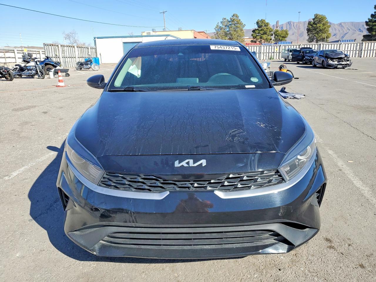 2023 KIA Forte lx