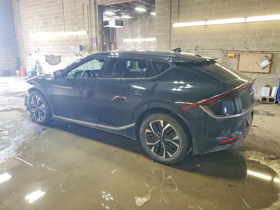 2022 KIA EV6 Wind