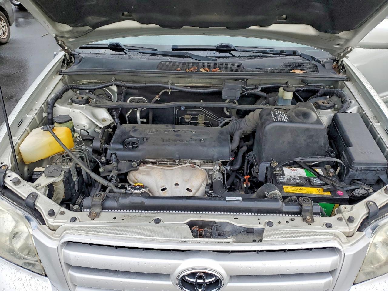 2004 Toyota Highlander Base