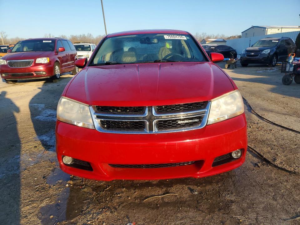 2011 Dodge Avenger lux