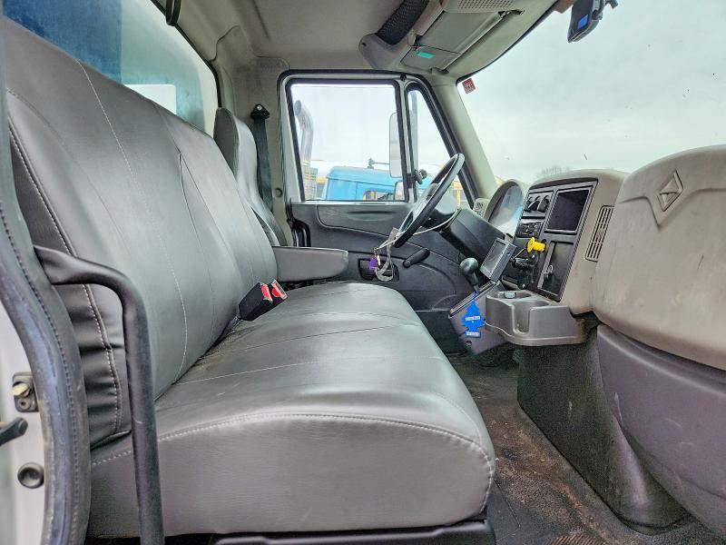 2016 International 4300 BOX Truck