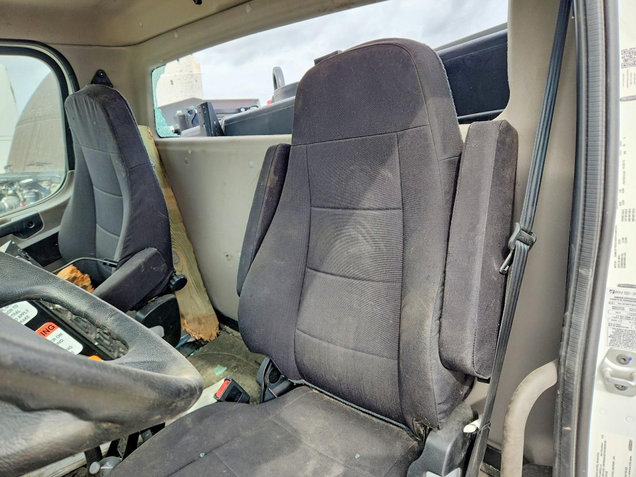 2024 Freigliner 2024  Freightliner Business Class M2 Sweeper Truck