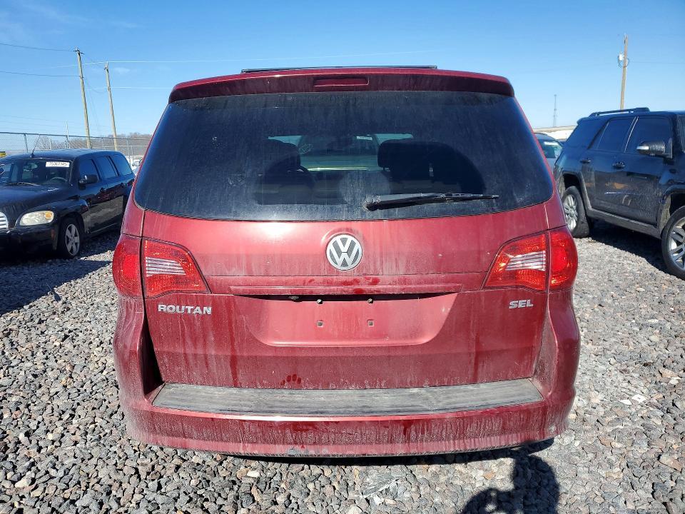 2012 Volkswagen Routan sel