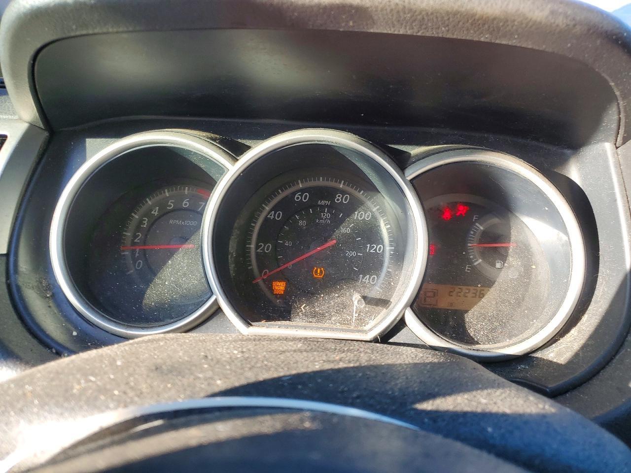2010 Nissan Versa s