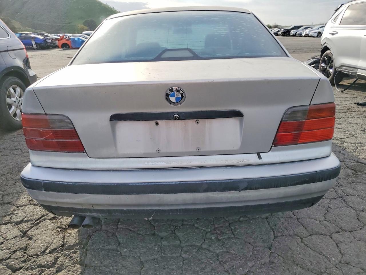 1993 BMW 325 i Automatic