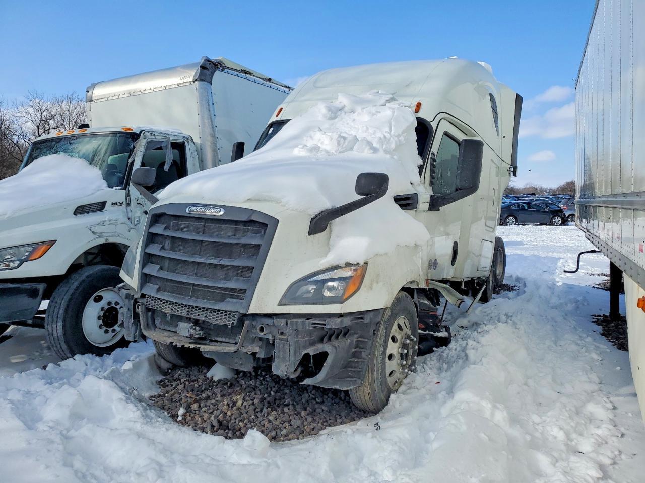 2020 Freigliner Cascadia 126