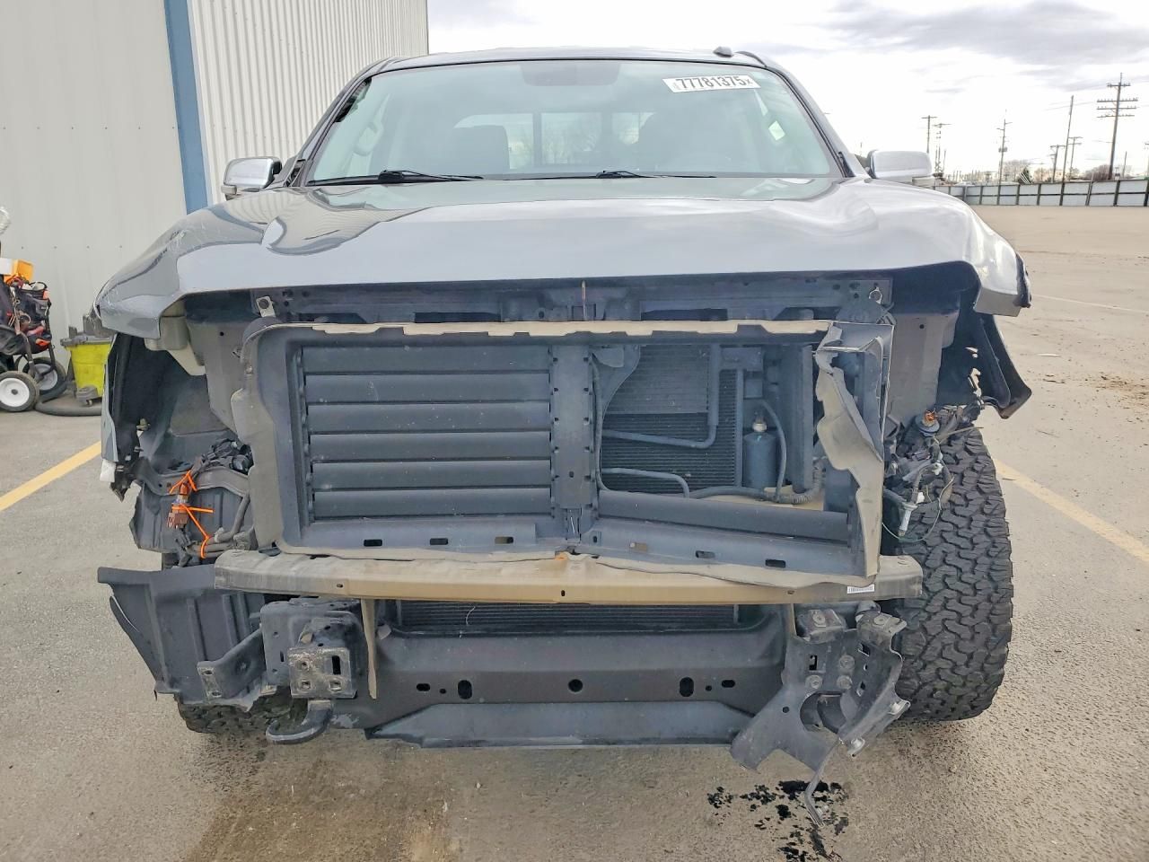 2017 Nissan Titan sv