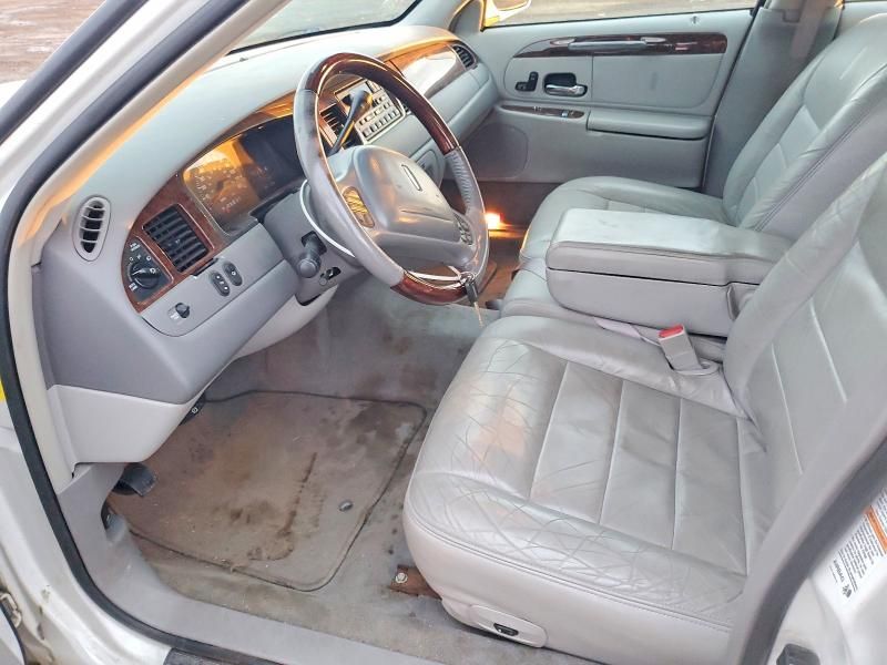 2001 Lincoln Town car Signature
